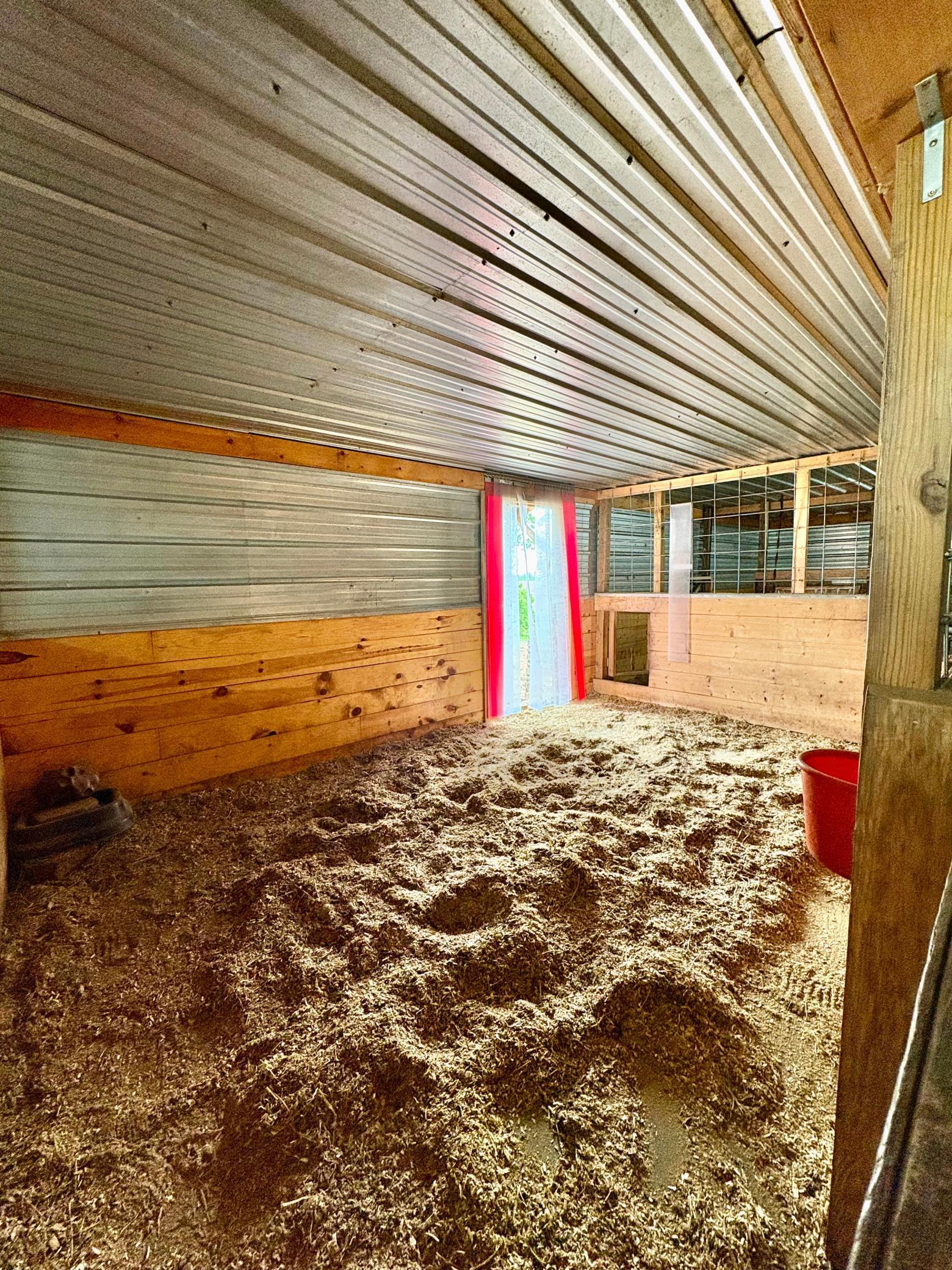 10x15 horse stall