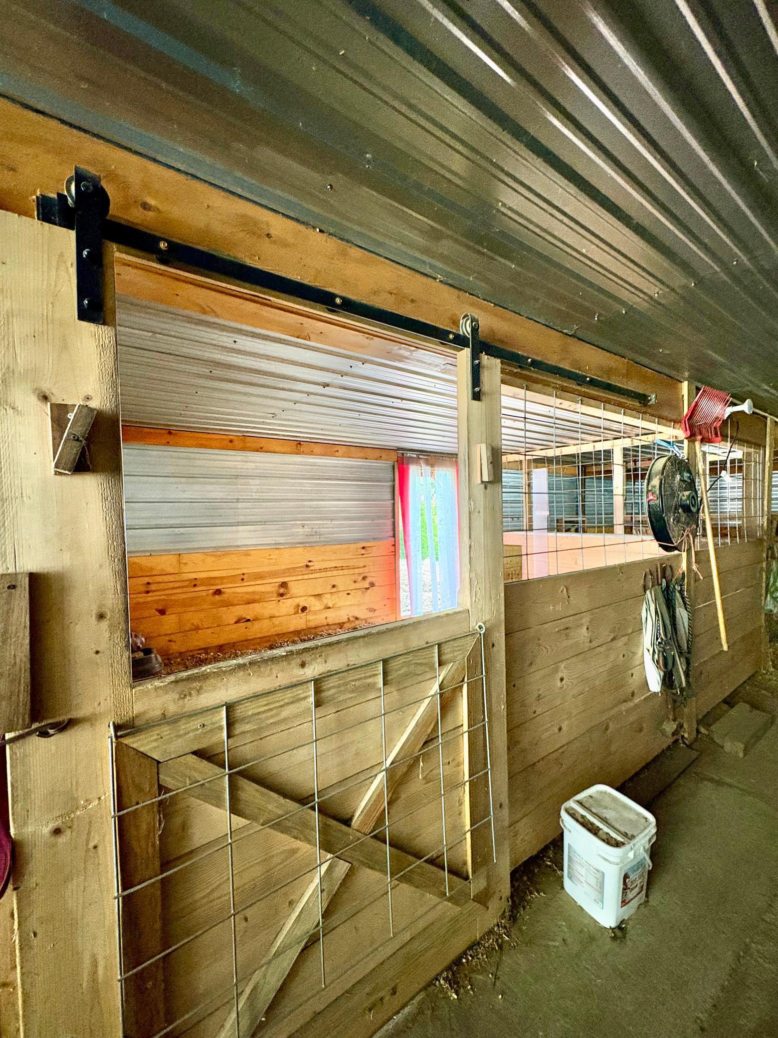 10x15 horse stall