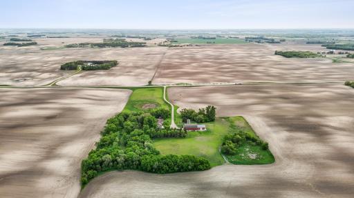 20482 28th Avenue N, Hawley, MN 56549