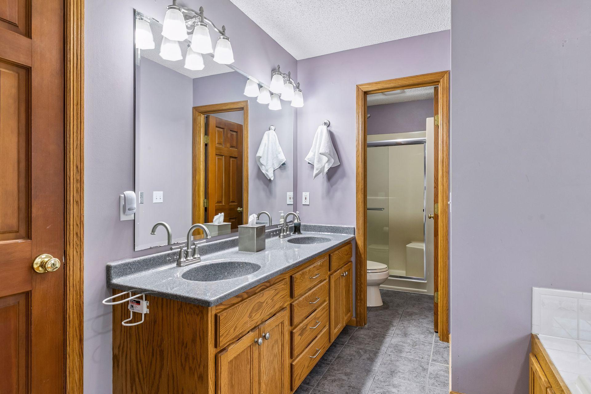 Private primary full bath