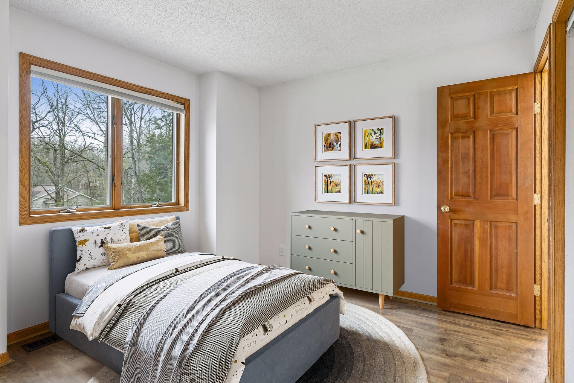 Additional upper-level bedroom