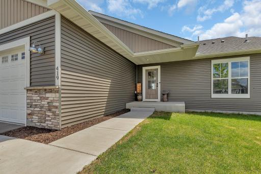419 Bluebird Drive NW, Isanti, MN 55040
