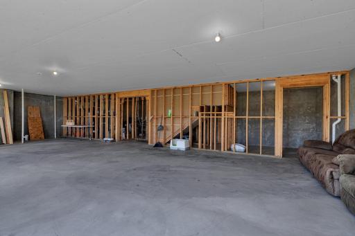 419 Bluebird Drive NW, Isanti, MN 55040