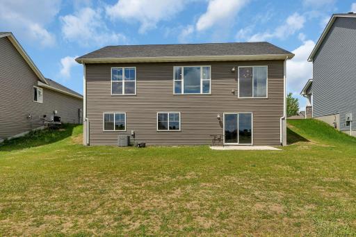 419 Bluebird Drive NW, Isanti, MN 55040