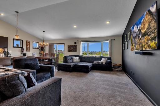 419 Bluebird Drive NW, Isanti, MN 55040