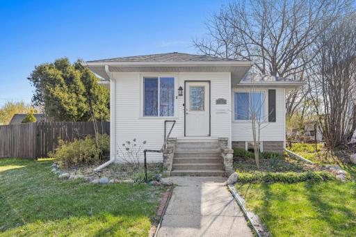 1068 Cherokee Avenue, Saint Paul, MN 55118