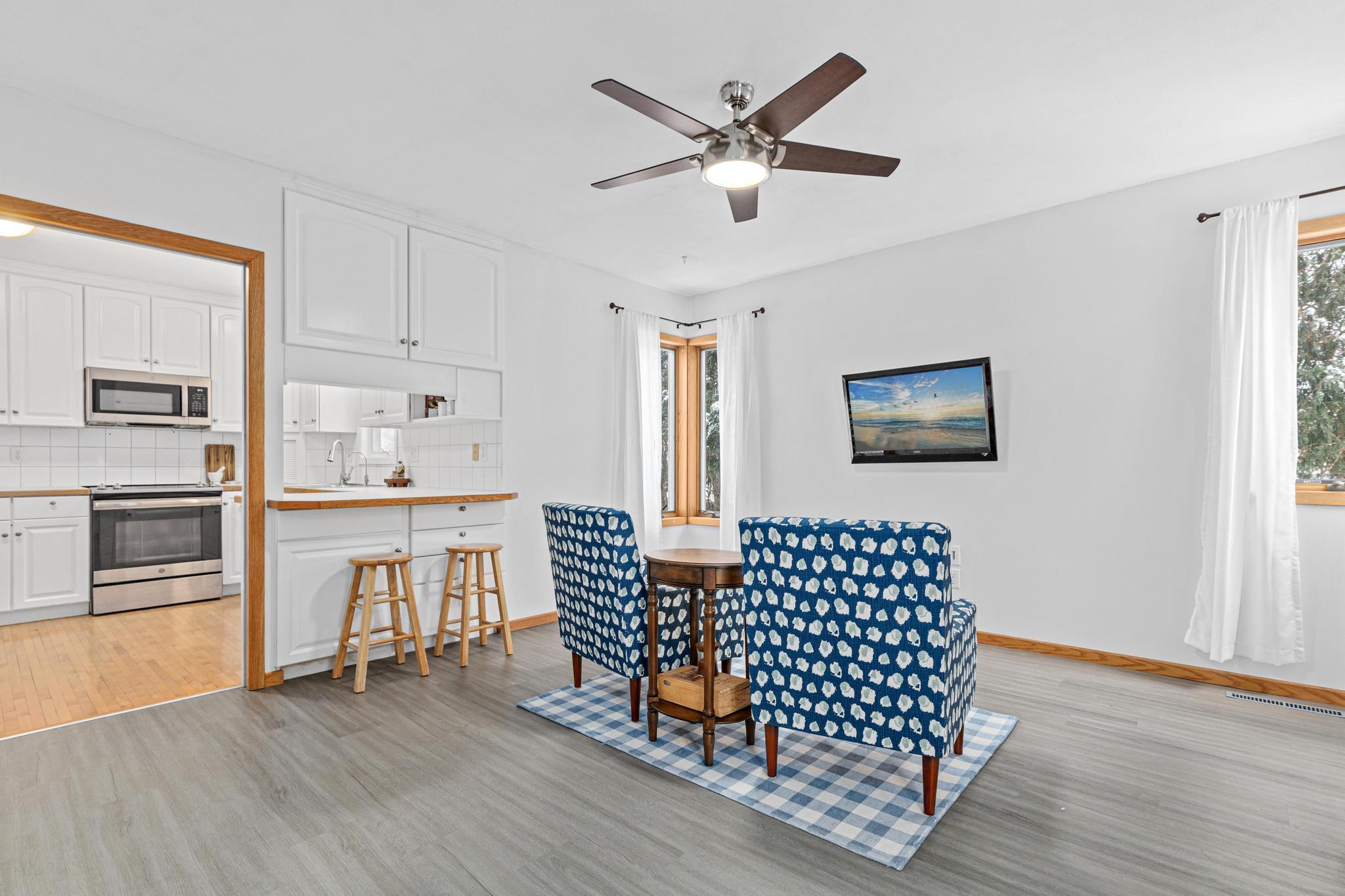 Informal dining/ flex space