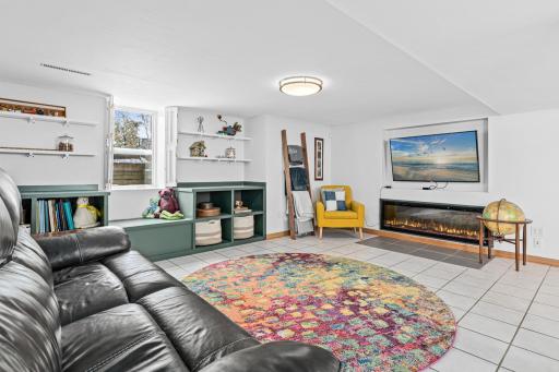 1068 Cherokee Avenue, Saint Paul, MN 55118