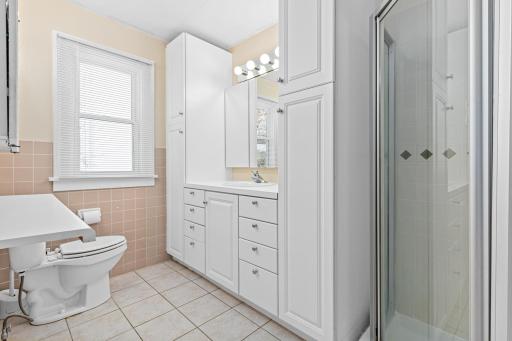 1068 Cherokee Avenue, Saint Paul, MN 55118