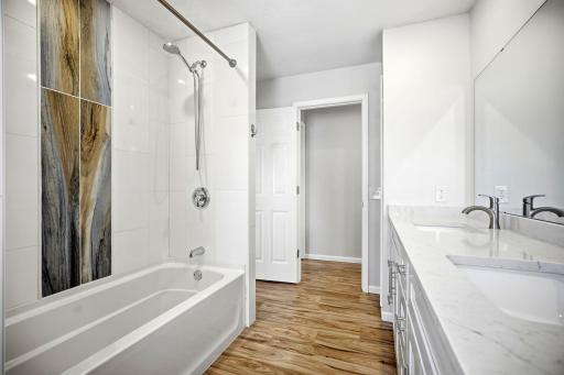 7526 W 111th Street, Bloomington, MN 55438