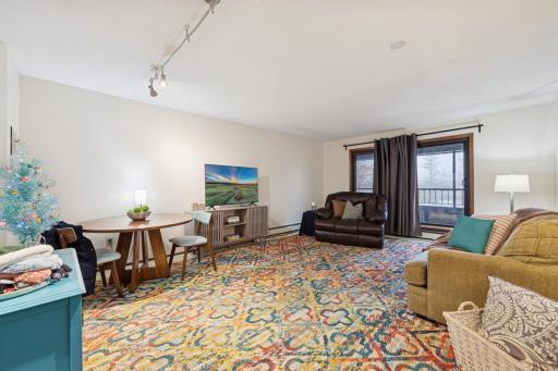 7510 Cahill Road, 317B, Edina, MN 55439