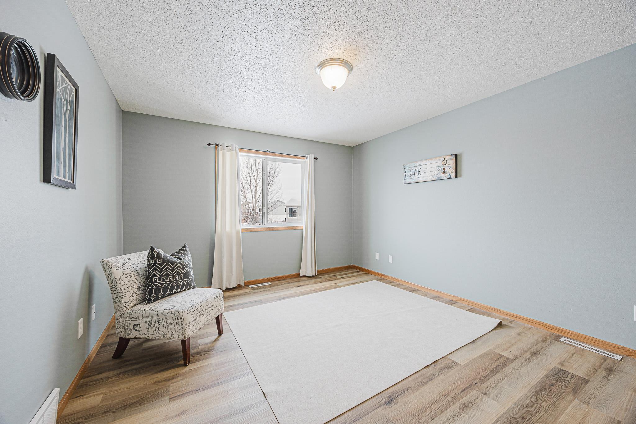 909 38 1-2 Ave W West Fargo, ND 58078-20.jpg