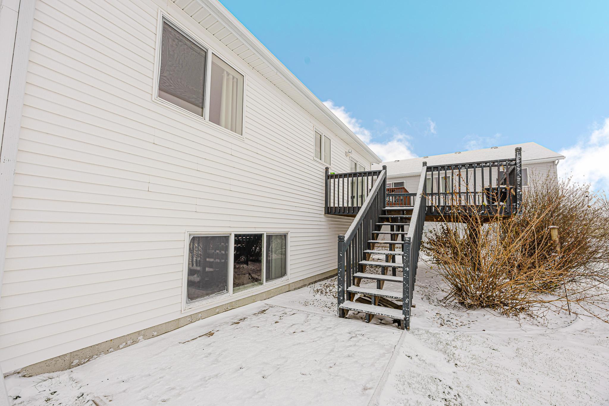 909 38 1-2 Ave W West Fargo, ND 58078-37.jpg
