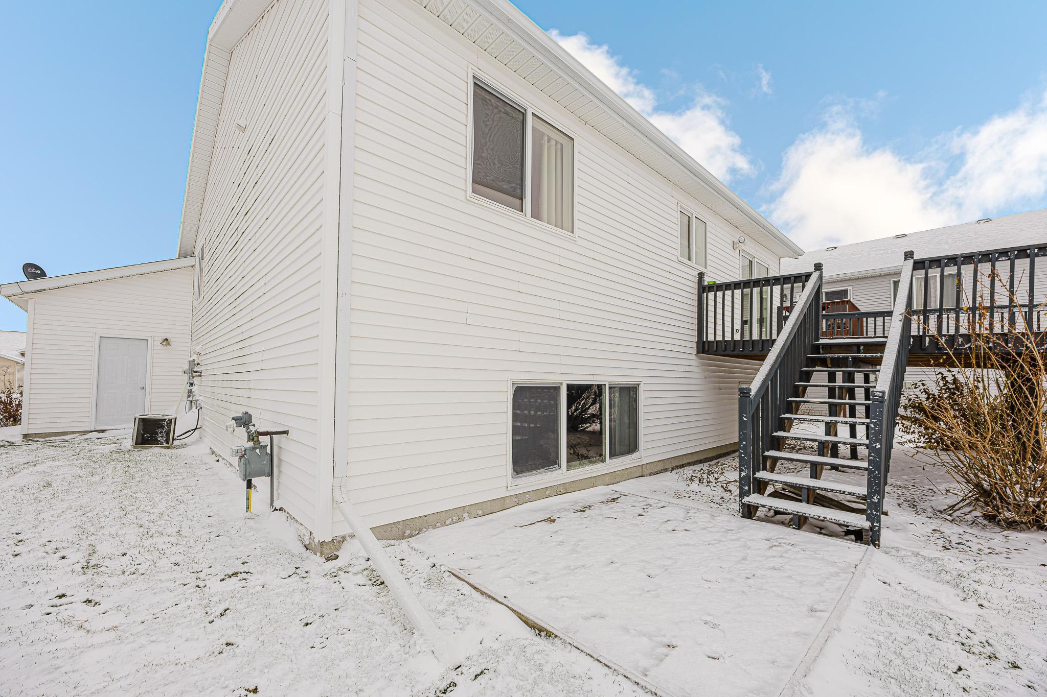 909 38 1-2 Ave W West Fargo, ND 58078-38.jpg