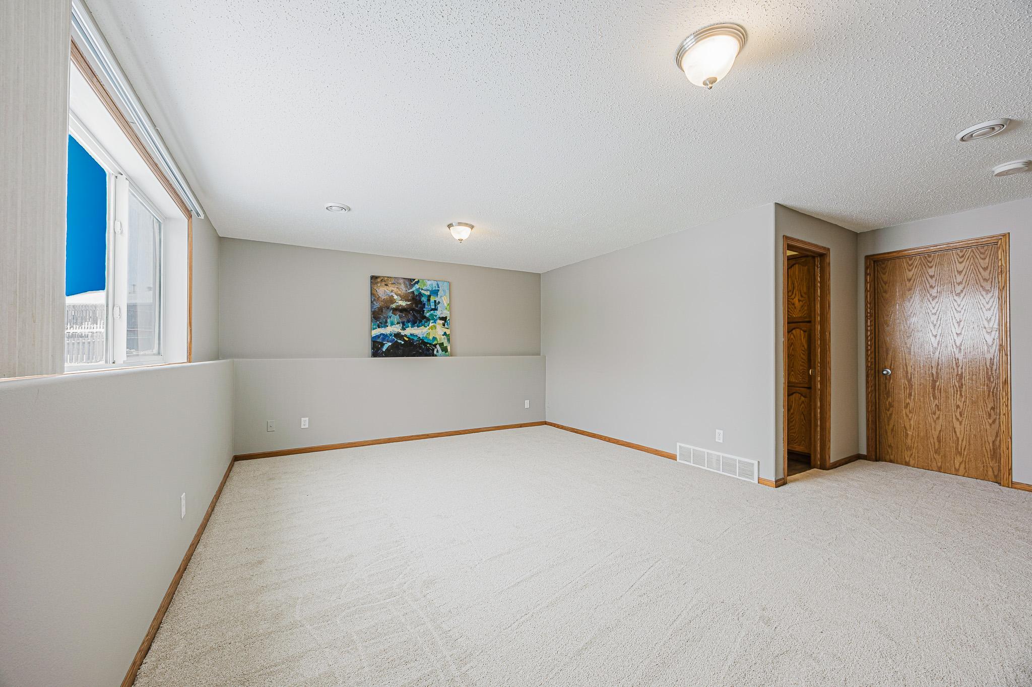 909 38 1-2 Ave W West Fargo, ND 58078-25.jpg