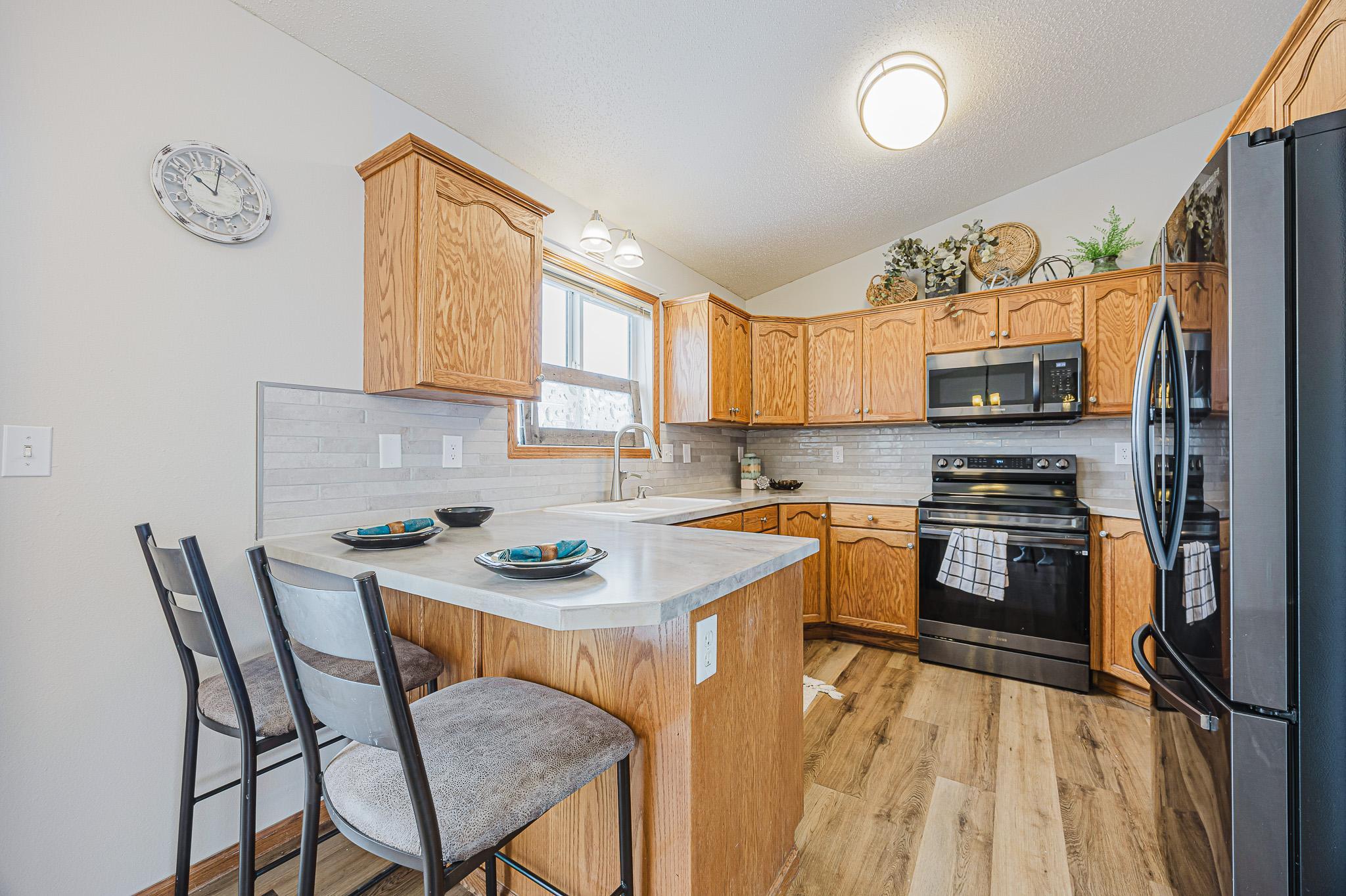 909 38 1-2 Ave W West Fargo, ND 58078-12.jpg