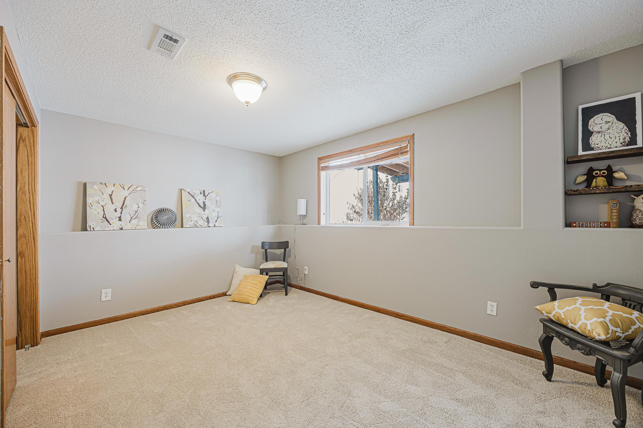 909 38 1-2 Ave W West Fargo, ND 58078-29.jpg