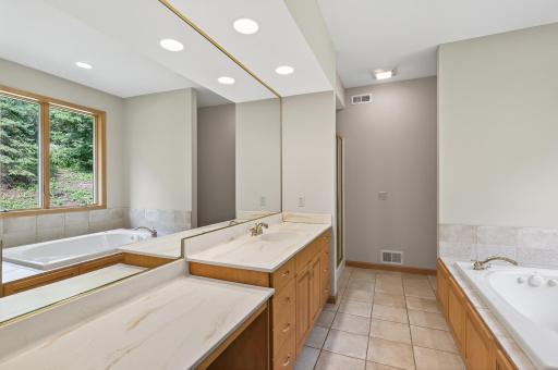 Owner's Suite Full Bathroom includes jacuzzi tub