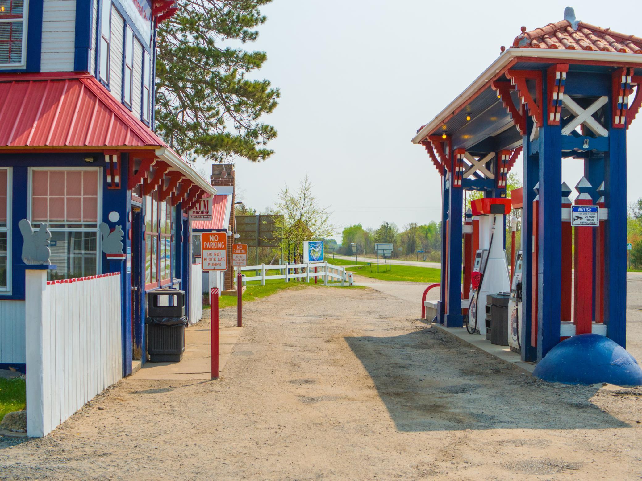 gas pump side view.jpg