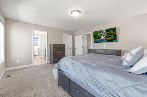 Primary Bedroom w/ Walk In Closet