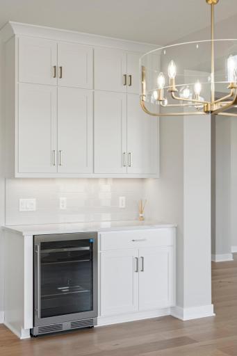 5512 Scenic Loop Run, Chaska, MN 55386