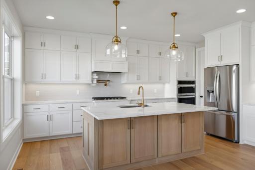 5512 Scenic Loop Run, Chaska, MN 55386