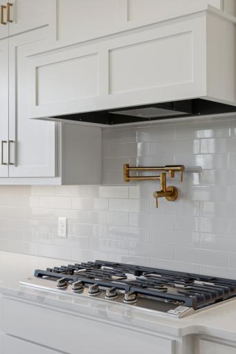 5512 Scenic Loop Run, Chaska, MN 55386