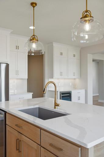 5512 Scenic Loop Run, Chaska, MN 55386