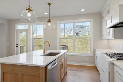 5512 Scenic Loop Run, Chaska, MN 55386