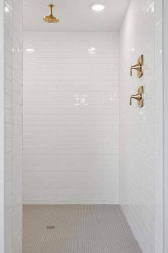 5512 Scenic Loop Run, Chaska, MN 55386