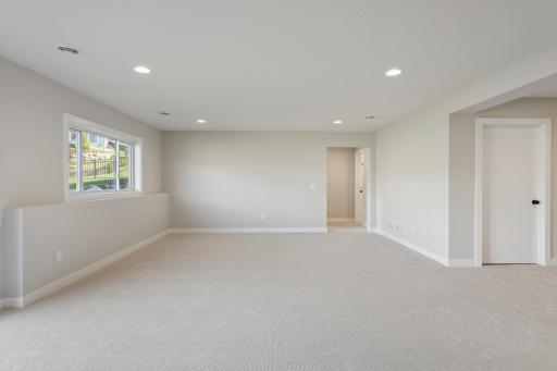 5512 Scenic Loop Run, Chaska, MN 55386