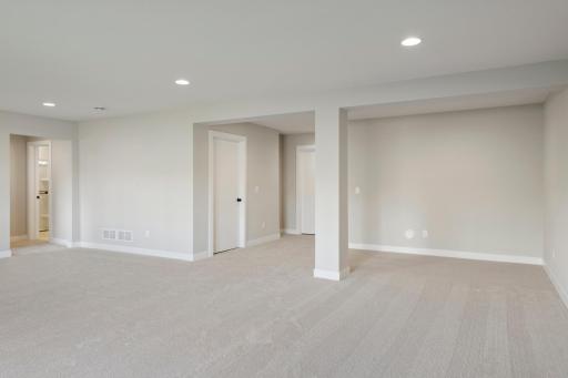 5512 Scenic Loop Run, Chaska, MN 55386