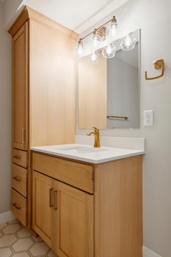 5512 Scenic Loop Run, Chaska, MN 55386