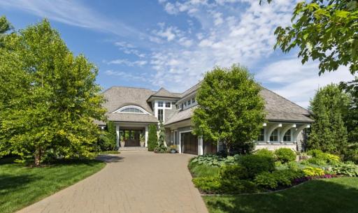 1595 Locust Hills Circle, Wayzata, MN 55391