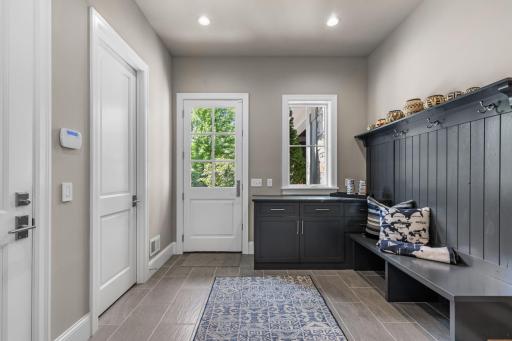 1595 Locust Hills Circle, Wayzata, MN 55391