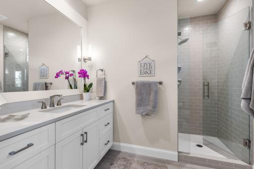 1595 Locust Hills Circle, Wayzata, MN 55391
