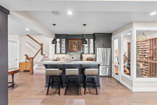 1595 Locust Hills Circle, Wayzata, MN 55391