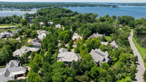 1595 Locust Hills Circle, Wayzata, MN 55391