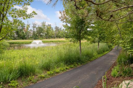 1595 Locust Hills Circle, Wayzata, MN 55391