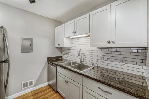 1713 Fulham St Unit F - Web Quality - 013 - 12 Kitchen.jpg