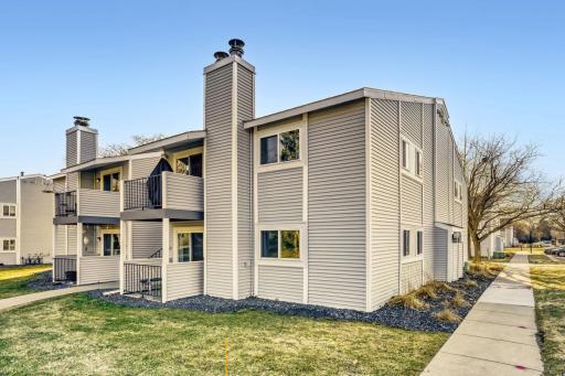 1713 Fulham St Unit F - Web Quality - 025 - 24 Exterior Rear.jpg