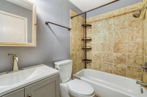 1713 Fulham St Unit F - Web Quality - 021 - 20 Primary Bathroom.jpg