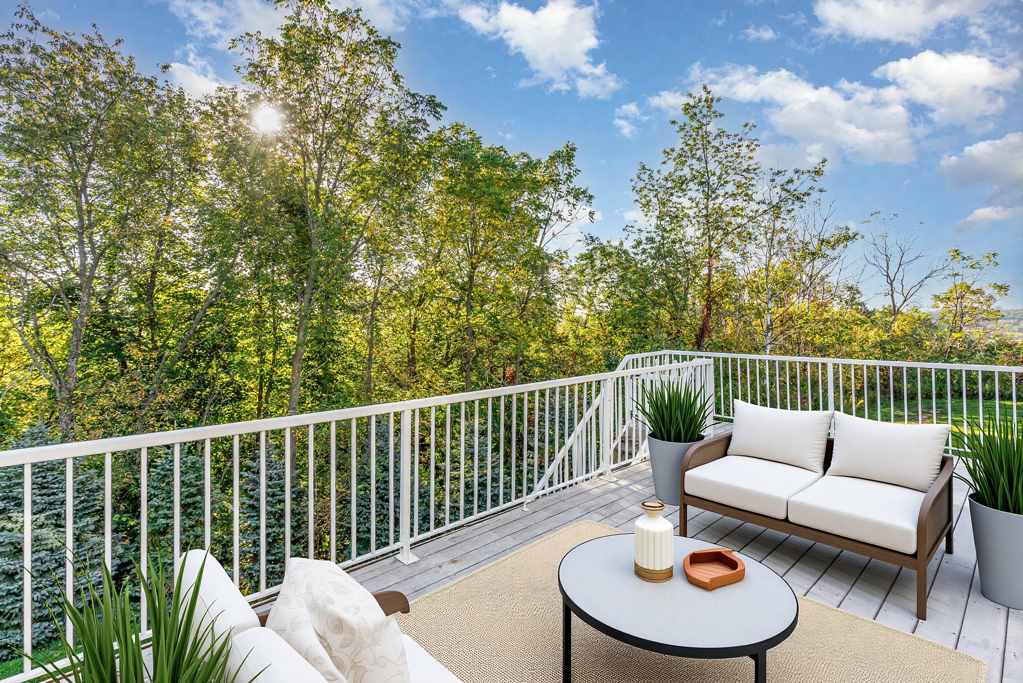 Virtually Staged, Deck