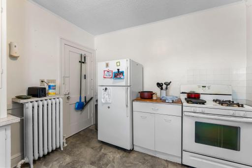 52-web-or-mls-1500 26th Ave NE-148.jpg