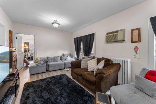 24-web-or-mls-1500 26th Ave NE-8.jpg