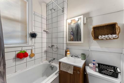 50-web-or-mls-1500 26th Ave NE-138.jpg