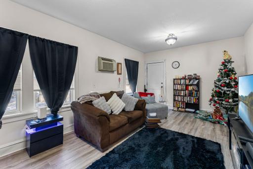 27-web-or-mls-1500 26th Ave NE-23.jpg