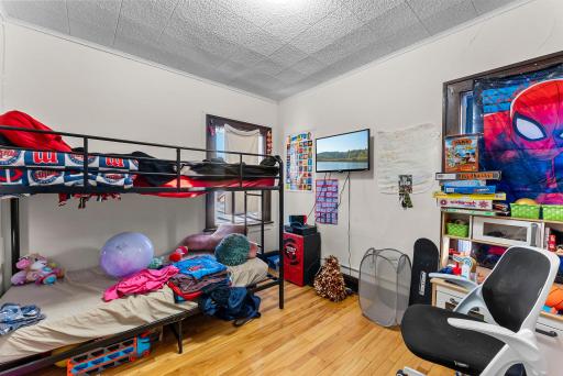 48-web-or-mls-1500 26th Ave NE-128.jpg