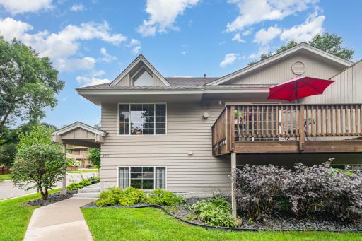An attractive exterior with mature landscaping. Truly a well-maintained development within a self-managed association.
