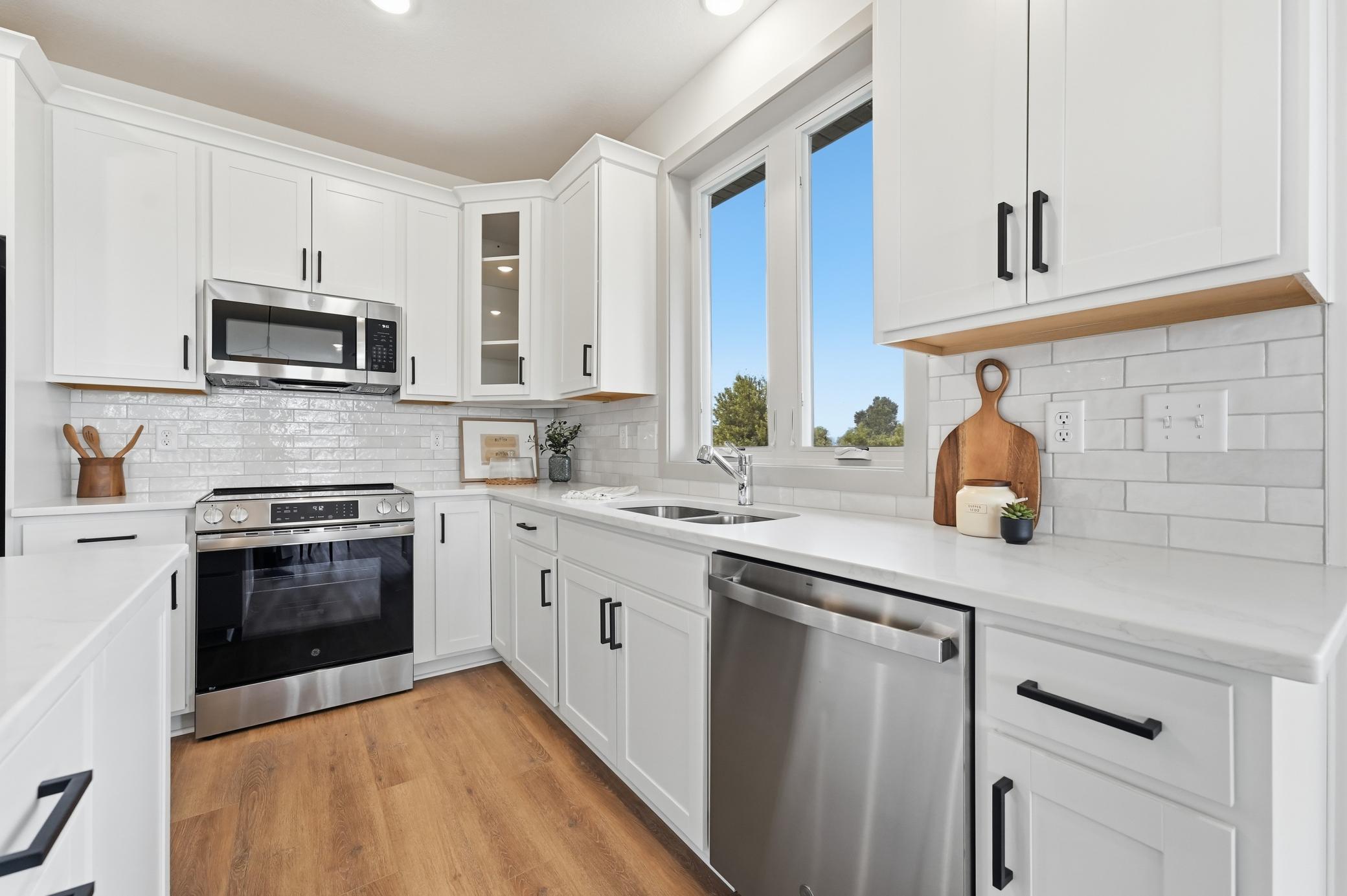 Clean finishes with soft close cabinetry
